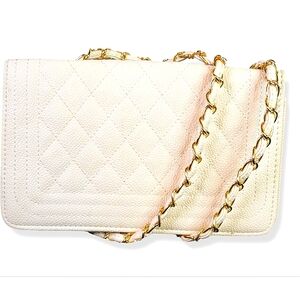 Elegant White Quilted Shoulder Handbag Purse With Gold Tone Chain NWOT